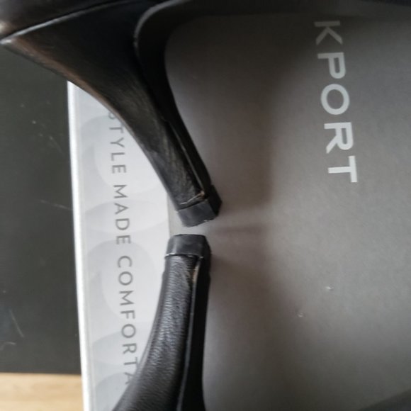 Rockport Seven to 7 Pumps, Black size 7M - Picture 4 of 8